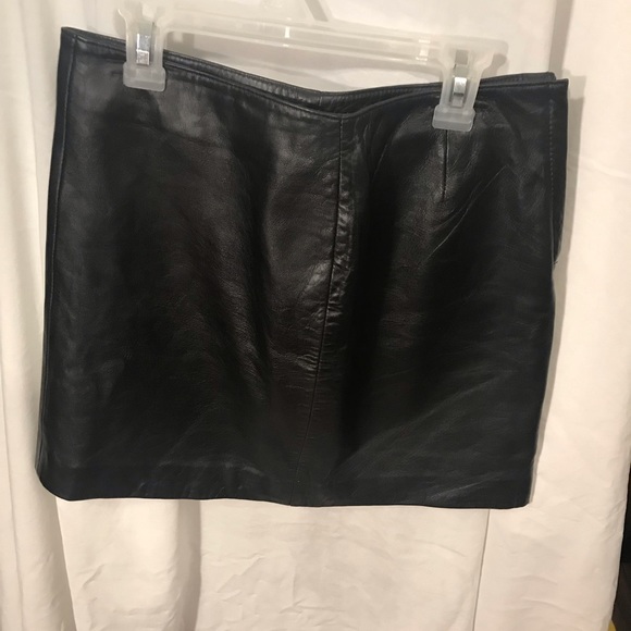 Old Navy Black Leather Skirt size 2 - Picture 6 of 8